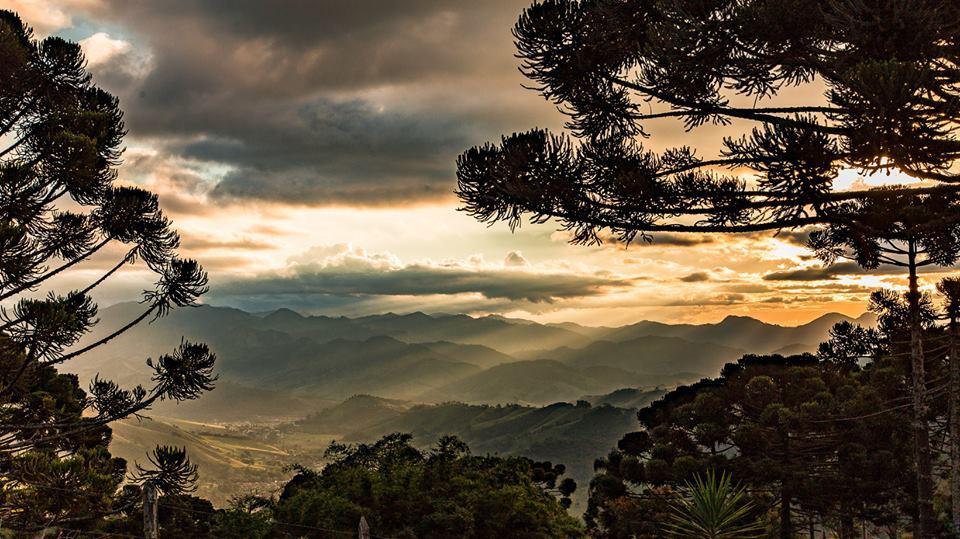 Chales Pedra Do Bau 상벤투 두 사푸카이 외부 사진